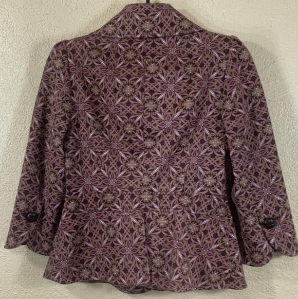 Chic Women's Patterned Blazer - Picture 2 of 7